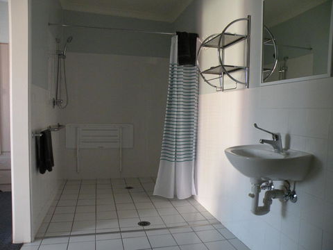 Corowa Motor Inn - Travel Agents 2