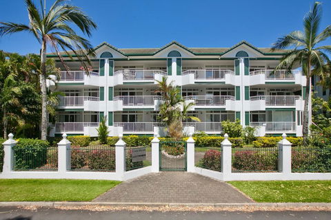 Costa Royale Trinity Beach - Travel Search 0