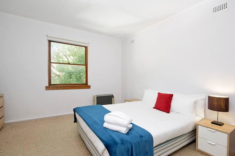 Cosy 2BR Plus Parking In Nth Sydney - Travel Agents 2