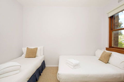Cosy 2BR Plus Parking In Nth Sydney - Travel Agents 3