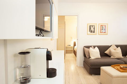 Cosy Flat In Art Deco Building Minutes From City - Cruises Travel 1