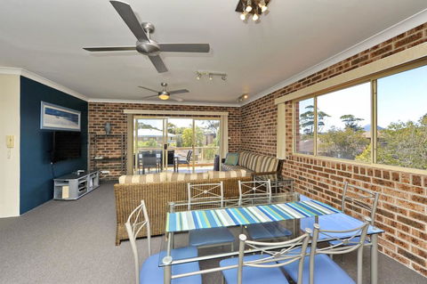 Cottage Court 10 - Nelson Bay - Cruises Travel 3