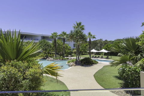 COTTON BEACH ON THE POOL 66 - Travel Search 0