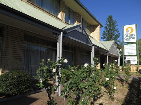 Country Comfort Armidale - Cruises Travel 0