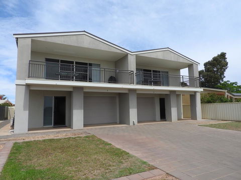 Cowell Holiday Accommodation With Harbour Views - Cruises Travel 0
