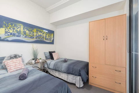 Cozy 3BR Sleep8 Apt 1min WalkTo Train Bus Shopping - Cruises Travel 1