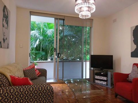 Cozy Marrickville Apartment Near Centre - Cruises Travel 1