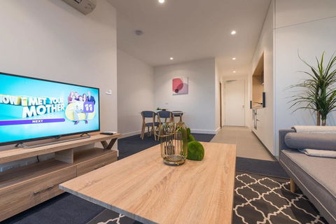 Cozy Melbourne Star 2 Bedroom Apartment Docklands - Travel Agents 1