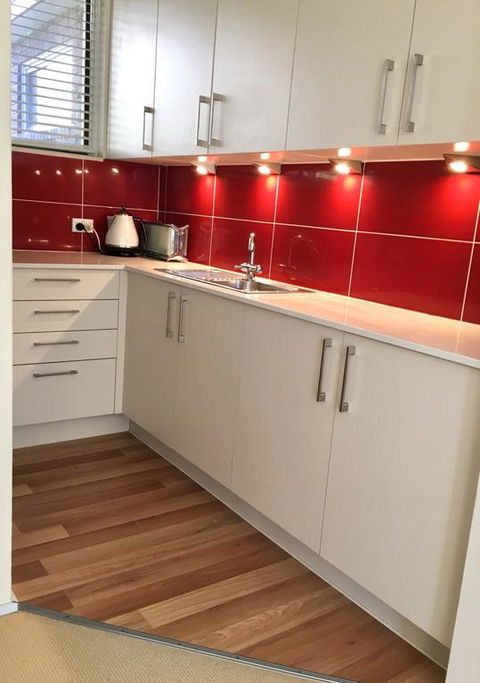 Cozy One Bedroom Apartment In Waverton - Cruises Travel 3