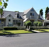 Creek Cottage Bed And Breakfast - Travel Agents