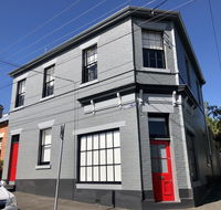 Cromwell Apartment - 3 Red Doors Battery Point - Cruises Travel