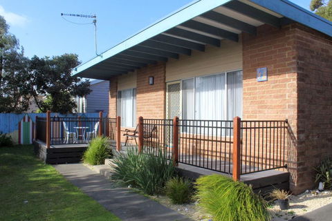 Cronulla Cottage @ Cape Woolamai - Cruises Travel 0