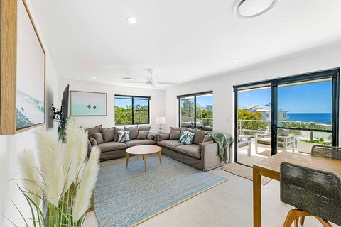 Crystal Shores Sunshine Beach - Travel Agents 2