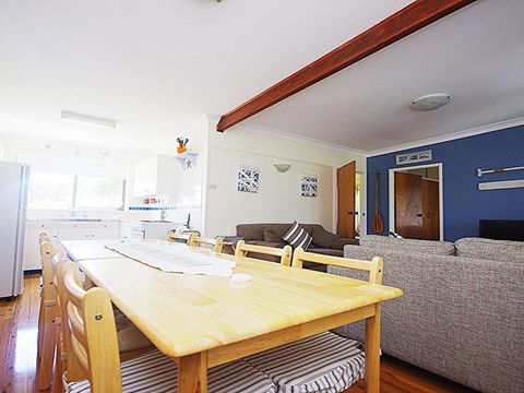 Culburra Sea Stay - Beach And Shop An Easy Walk - Travel Search 3