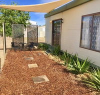 Cute Private Studio Flat with AIRCON - Travel Agents