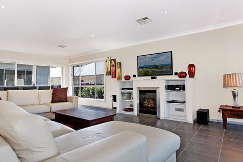 Cypress Point Lodge - Travel Agents 2