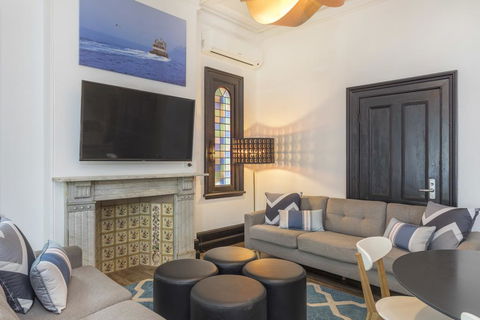 Dalziel Lodge - Travel Agents 1