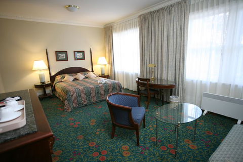Darcy's Hotel - Travel Search 1