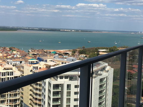 Darwin City - The Oaks With Harbour Views - Cruises Travel 0