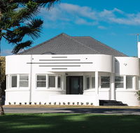 Deco Beach Luxury Apartments - Cruises Travel