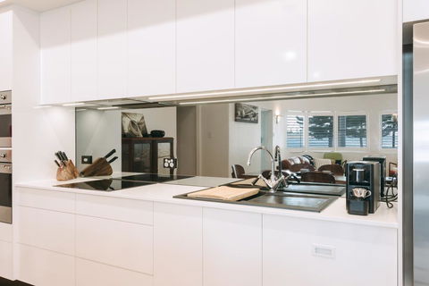 Deco Beach Luxury Apartments - Cruises Travel 2