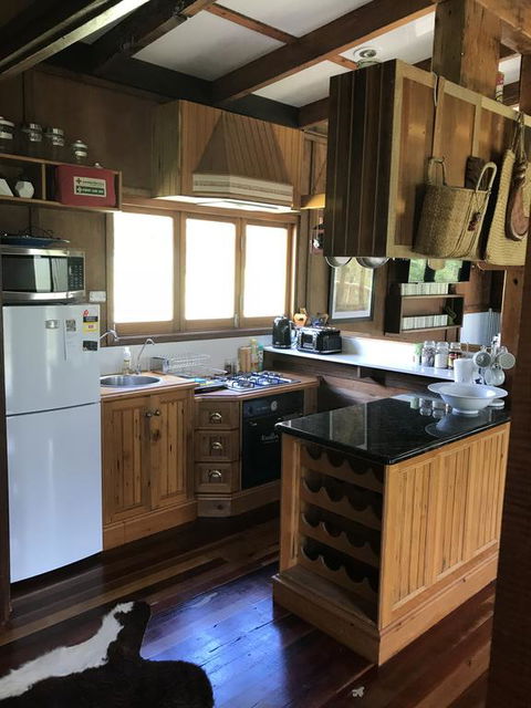 Delaneys Creek Cabin Retreat - Tourism Guide 2