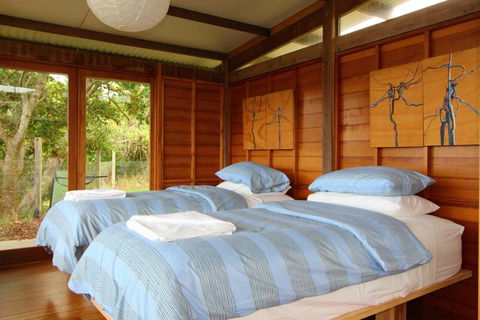 Delicate Nobby Artist Studio, 898 Point Plomer Road - Cruises Travel 1