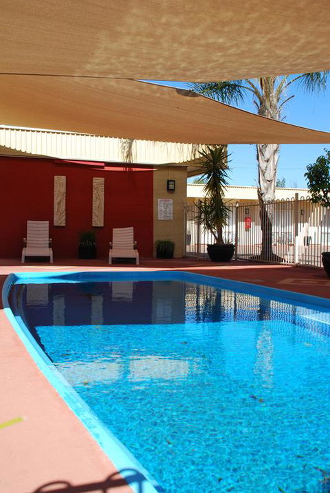 Desert Sand Motor Inn - Cruises Travel 3