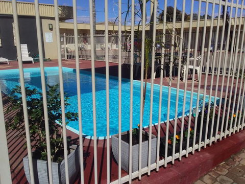Desert Sand Motor Inn - Cruises Travel 0