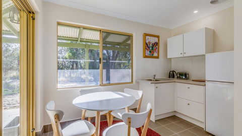 Devonleigh Bed And Breakfast - Travel Search 0