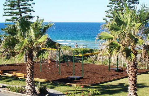 Diamond Beach Holiday Park - Travel Agents 0