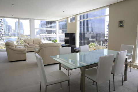 Docklands Luxury Penthouse Right Above The District Docklands - Travel Search 0