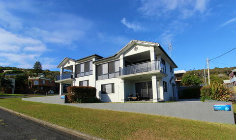 Dolphin Court 1, 1 Gowing Street - Cruises Travel 1