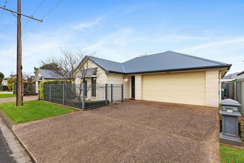 Domain Two Apartment - Tourism Guide 1