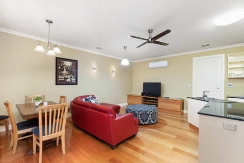 Domain Two Apartment - Tourism Guide 3