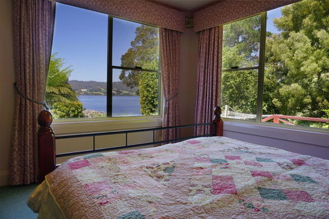 Donalea Bed And Breakfast & Riverview Apartment - Travel Search 2