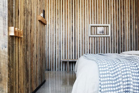 Drift House - Travel Search 2