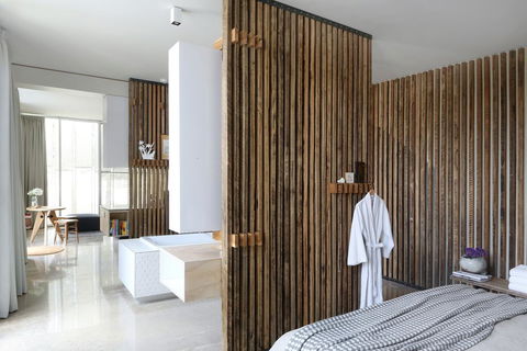 Drift House - Travel Search 1