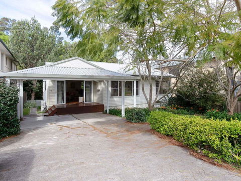 Dutchies Haven', 11 Christmas Bush Ave - Air Con, Large Enclosed Yard, 2 Minute Walk To Dutchies - Cruises Travel 0