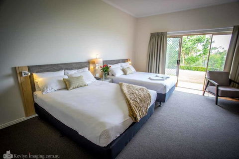 Eagle Heights Mountain Resort - Travel Search 3