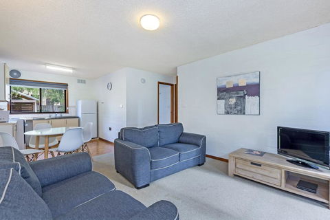 Eastern Beach Units #2 - Travel Search 1