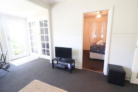 Echuca Bungalow - Travel Search 2