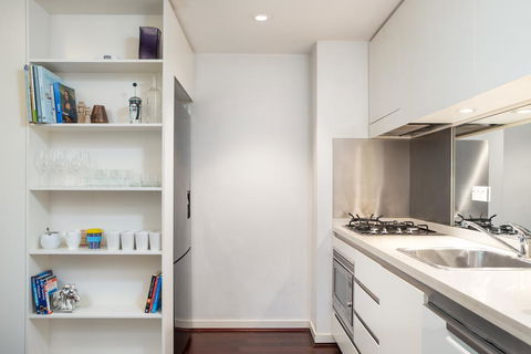Elegant Loft Perfect For Inner City Explorers - Cruises Travel 3