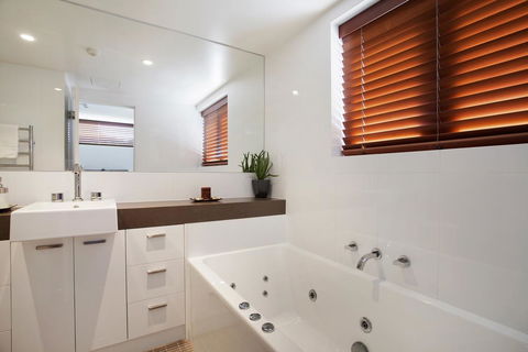 Elevation Apartments - Cruises Travel 3
