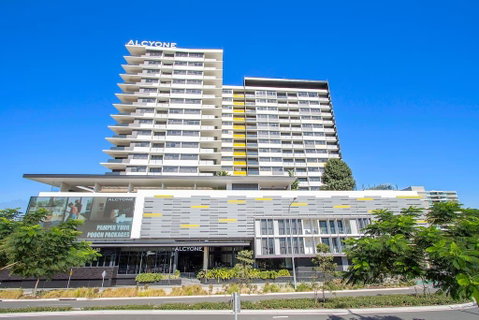 Elite Elegance 2BR@Hamilton APT With Parking - Tourism Guide 0