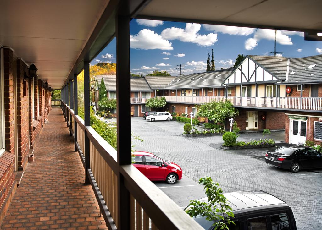 Blackburn North VIC Travel Search