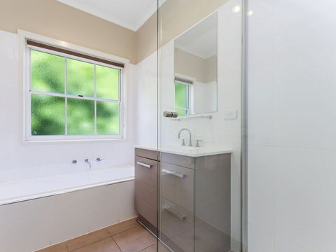 Elizas Townhouse - Travel Search 0