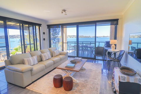 Elysium Lakehouse - Travel Agents 3