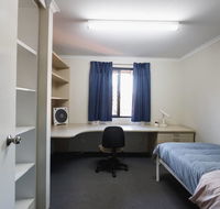 Erica Underwood House 6 Bedroom Flat - Travel Search