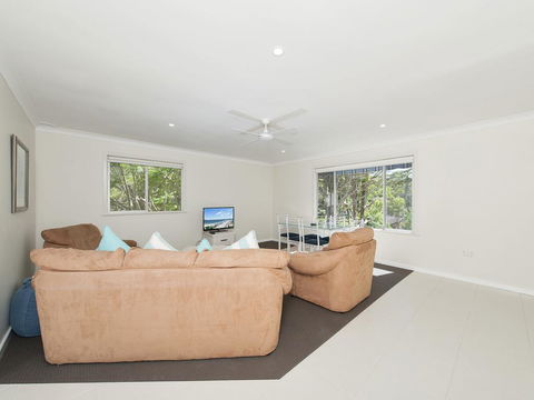 Essendene Road, Box Beach Retreat, 29 - Cruises Travel 2